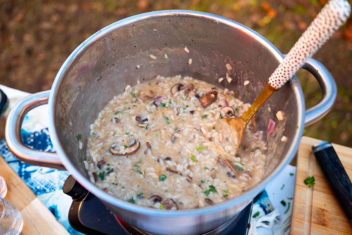 Veganes Pilz-Stroganoff Risotto mit Orangentwist